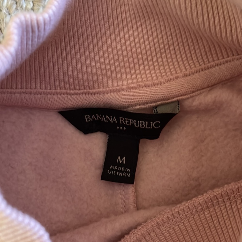Banana Republic Crop Sweater size Medium - Picture 2 of 2